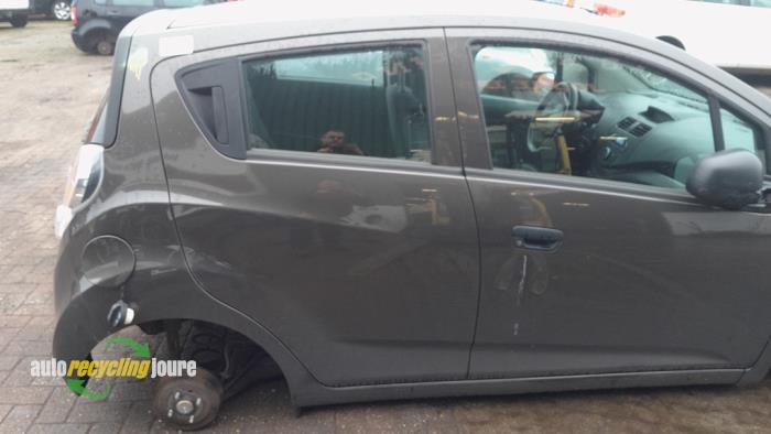 Chevrolet Spark 1.0 16V Bifuel Sloopvoertuig (2011, Bruin)