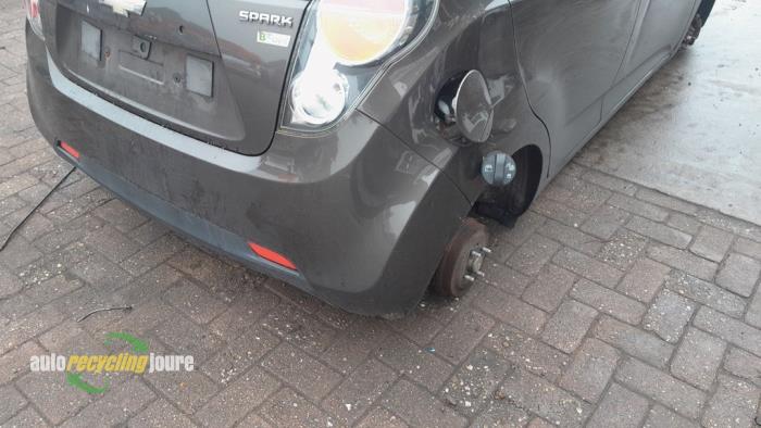 Chevrolet Spark 1.0 16V Bifuel Sloopvoertuig (2011, Bruin)