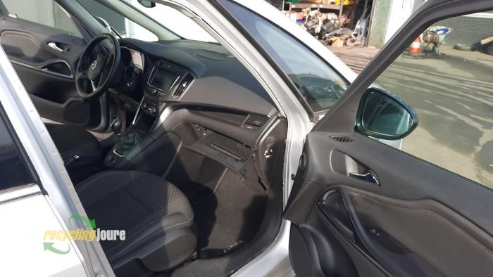 Opel Zafira Tourer 1.6 CDTI 16V ecoFLEX 134 Sloopvoertuig (2018, Grijs)