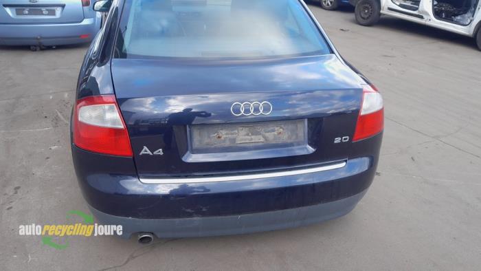 Audi A4 2.0 20V Sloopvoertuig (2002, Blauw)
