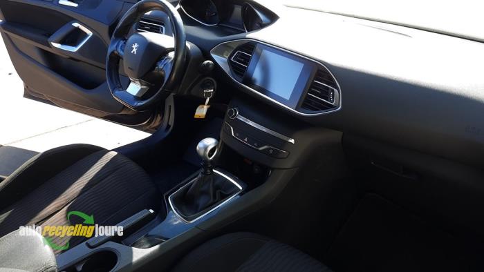 Peugeot 308 SW 1.6 BlueHDi 120 Sloopvoertuig (2015, Blauw)