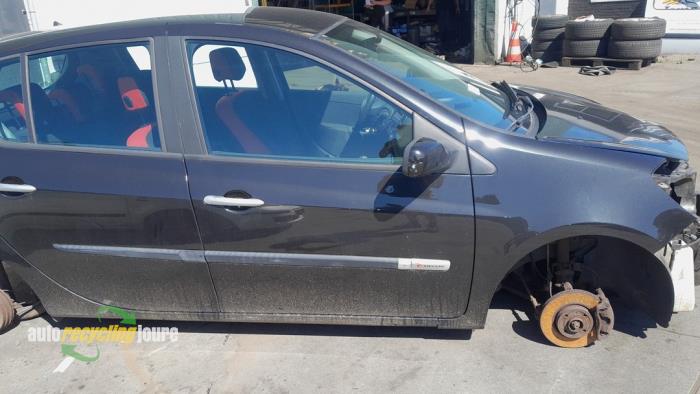 Renault Clio III 1.2 16V 75 Sloopvoertuig (2007, Zwart)