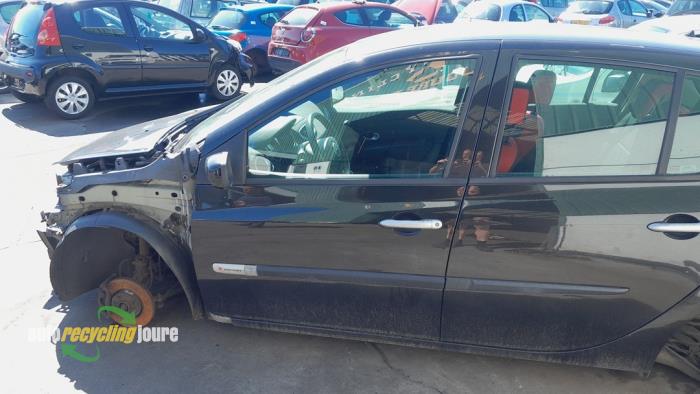 Renault Clio III 1.2 16V 75 Sloopvoertuig (2007, Zwart)