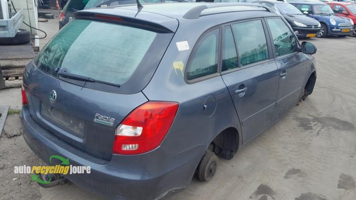 Skoda Fabia II Combi 1.2 TDI 12V Greenline Sloopvoertuig (2010, Grijs)