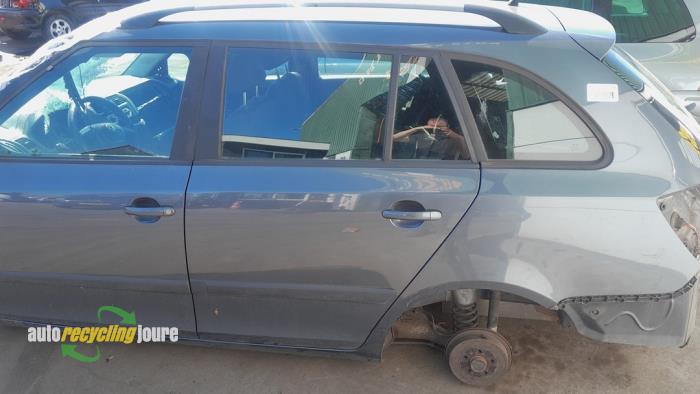 Skoda Fabia II Combi 1.2 TDI 12V Greenline Sloopvoertuig (2010, Grijs)