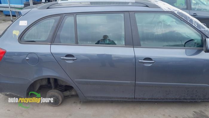 Skoda Fabia II Combi 1.2 TDI 12V Greenline Sloopvoertuig (2010, Grijs)