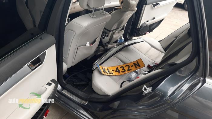 Mercedes C Estate 2.2 C-200 CDI 16V BlueEFFICIENCY Sloopvoertuig (2011, Grijs)