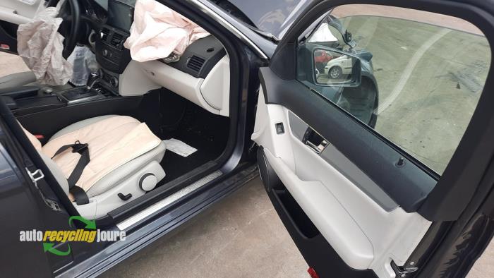 Mercedes C Estate 2.2 C-200 CDI 16V BlueEFFICIENCY Sloopvoertuig (2011, Grijs)