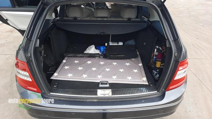 Mercedes C Estate 2.2 C-200 CDI 16V BlueEFFICIENCY Sloopvoertuig (2011, Grijs)