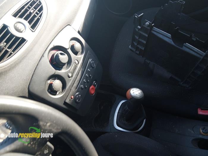 Renault Clio III 1.2 16V 75 Sloopvoertuig (2006, Blauw)