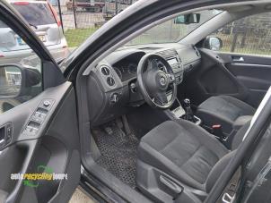Volkswagen Tiguan 1.4 TSI 16V Sloopvoertuig (2012, Zwart)