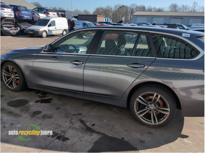 BMW 3 serie Touring 320d 2.0 16V Sloopvoertuig (2013, Grijs)