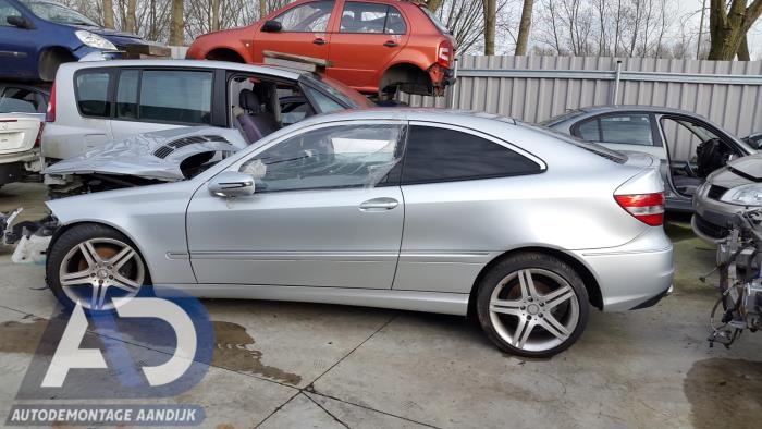 Mercedes CLC 1.8 180 Kompressor 16V Sloopvoertuig (2010, Zilvergrijs)