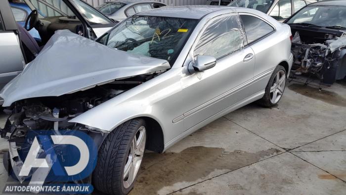 Mercedes CLC 1.8 180 Kompressor 16V Sloopvoertuig (2010, Zilvergrijs)