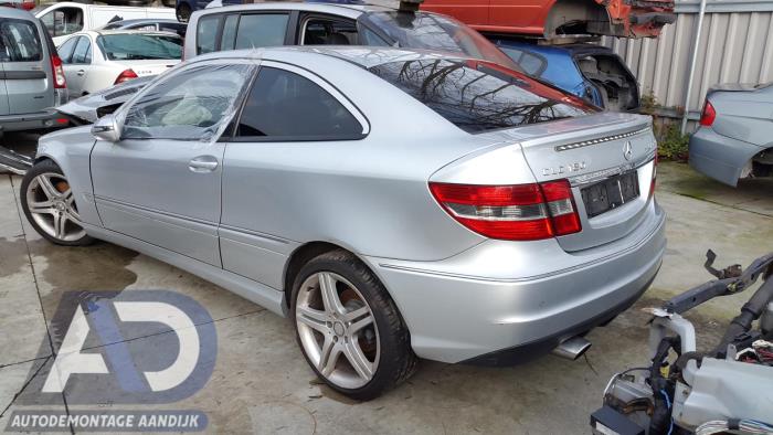 Mercedes CLC 1.8 180 Kompressor 16V Sloopvoertuig (2010, Zilvergrijs)