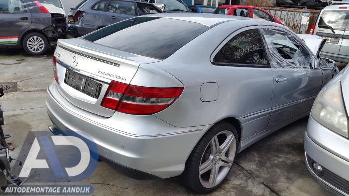 Mercedes CLC 1.8 180 Kompressor 16V Sloopvoertuig (2010, Zilvergrijs)