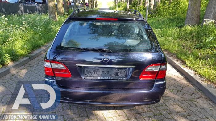 Mercedes E Combi 3.2 E-320 CDI 24V Sloopvoertuig (2005, Metallic, Blauw)