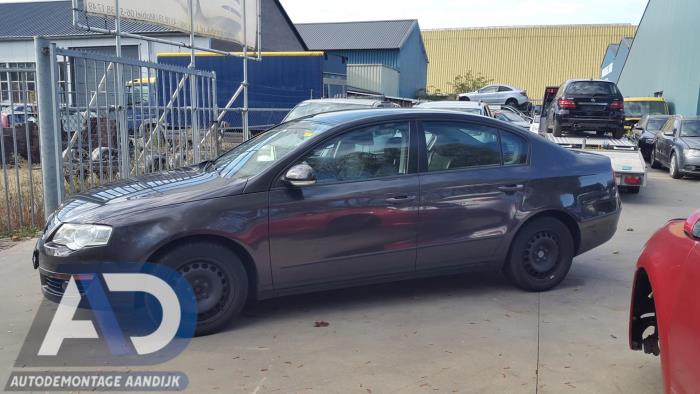 Volkswagen Passat 2.0 TDI 140 Sloopvoertuig (2008, Bruin)