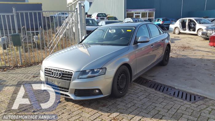 Audi A4 2.0 TDI 16V Sloopvoertuig (2009, Grijs)