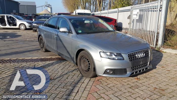 Audi A4 2.0 TDI 16V Sloopvoertuig (2009, Grijs)