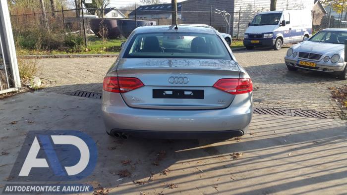 Audi A4 2.0 TDI 16V Sloopvoertuig (2009, Grijs)