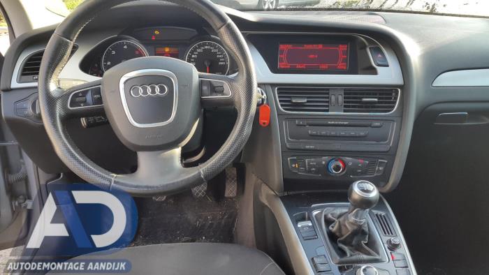 Audi A4 2.0 TDI 16V Sloopvoertuig (2009, Grijs)