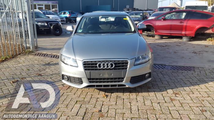 Audi A4 2.0 TDI 16V Sloopvoertuig (2009, Grijs)