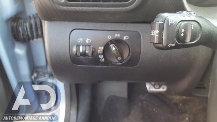 Seat Leon 1.6 16V Sloopvoertuig (2005, Blauw)