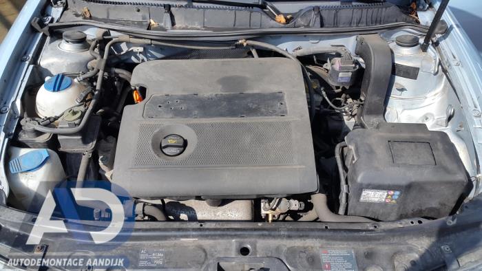 Seat Leon 1.6 16V Sloopvoertuig (2005, Blauw)