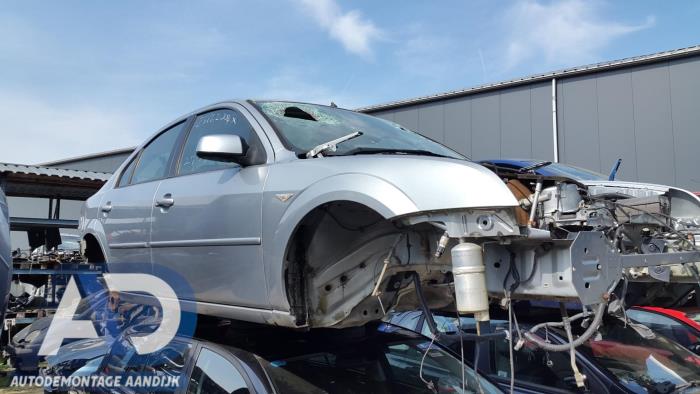 Ford Mondeo III 1.8 16V Sloopvoertuig (2006, Zilvergrijs)