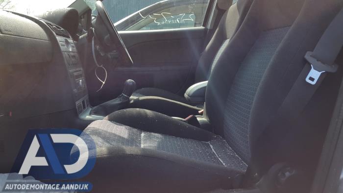 Ford Mondeo III 1.8 16V Sloopvoertuig (2006, Zilvergrijs)