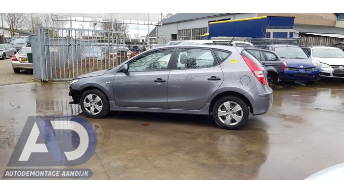 Hyundai i30 1.4 CVVT 16V Sloopvoertuig (2011, Grijs)