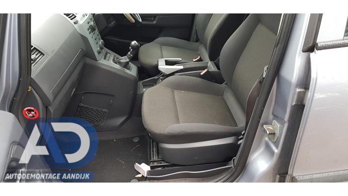 Opel Zafira 1.6 16V Sloopvoertuig (2009, Grijs)