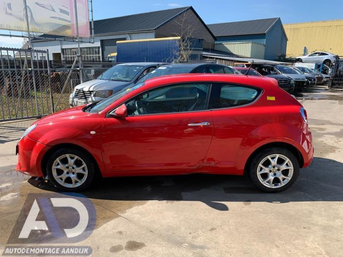 Alfa Romeo MiTo 1.6 JTDm 16V Sloopvoertuig (2009, Rood)