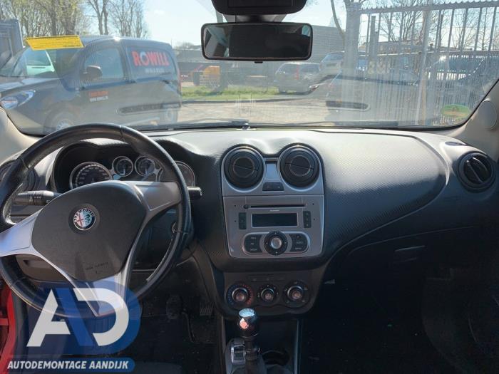 Alfa Romeo MiTo 1.6 JTDm 16V Sloopvoertuig (2009, Rood)