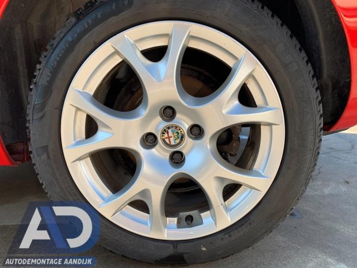 Alfa Romeo MiTo 1.6 JTDm 16V Sloopvoertuig (2009, Rood)