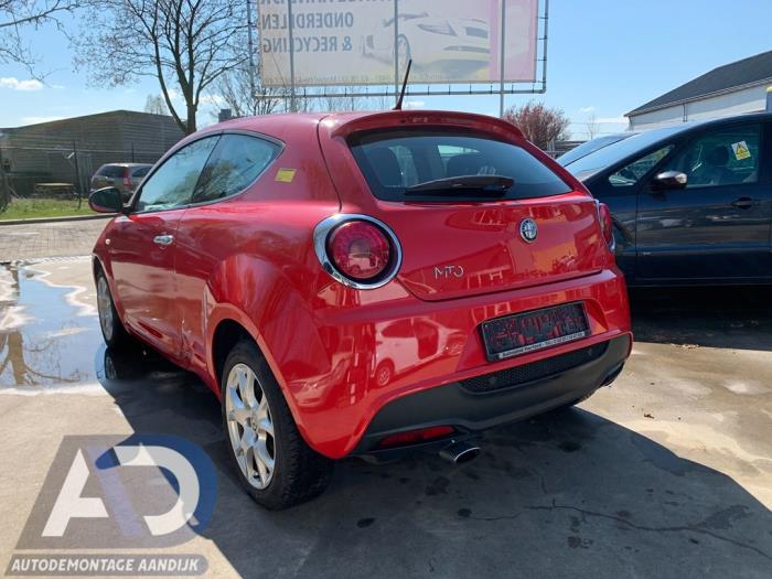 Alfa Romeo MiTo 1.6 JTDm 16V Sloopvoertuig (2009, Rood)