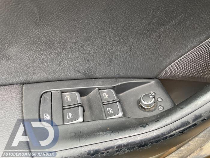 Audi Q3 2.0 TDI 16V 140 Sloopvoertuig (2014, Grijs)