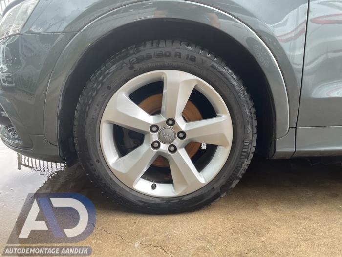 Audi Q3 2.0 TDI 16V 140 Sloopvoertuig (2014, Grijs)