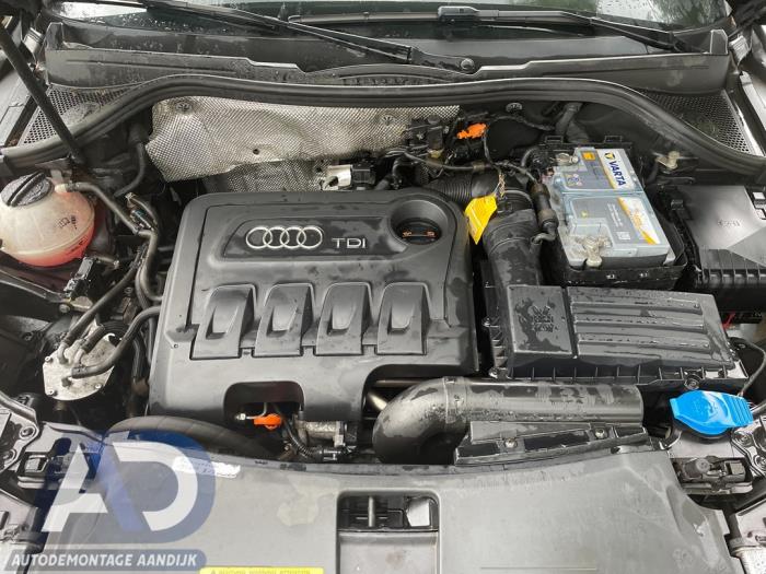 Audi Q3 2.0 TDI 16V 140 Sloopvoertuig (2014, Grijs)