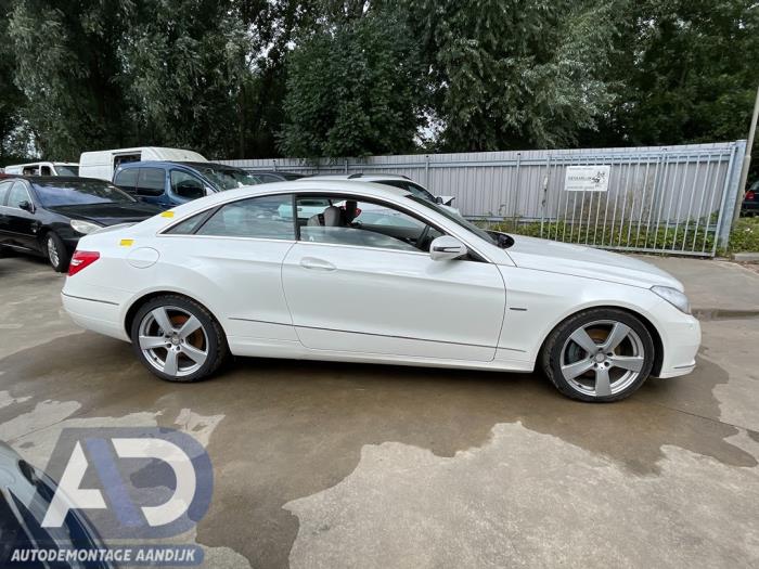 Mercedes E E-350 CGI V6 24V Sloopvoertuig (2010, Wit)