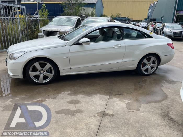 Mercedes E E-350 CGI V6 24V Sloopvoertuig (2010, Wit)