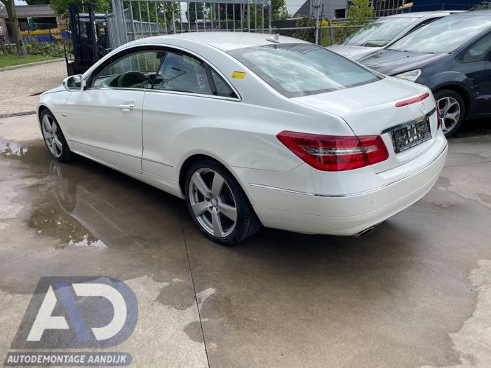 Mercedes E E-350 CGI V6 24V Sloopvoertuig (2010, Wit)