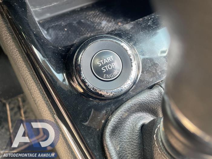 Nissan Pulsar 1.2 DIG-T 16V Sloopvoertuig (2016, Metallic, Rood)