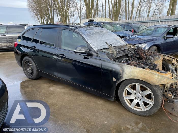 BMW 3 serie Touring 318d 2.0 16V Sloopvoertuig (2018, Zwart)