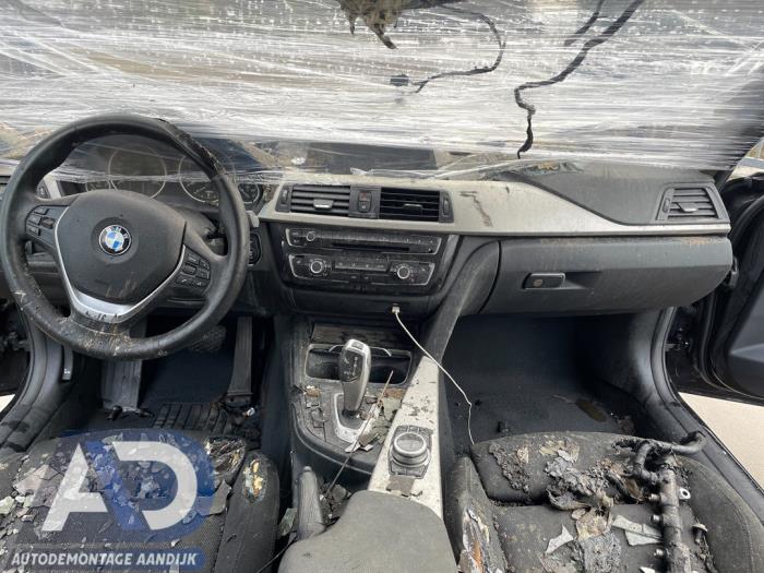 BMW 3 serie Touring 318d 2.0 16V Sloopvoertuig (2018, Zwart)