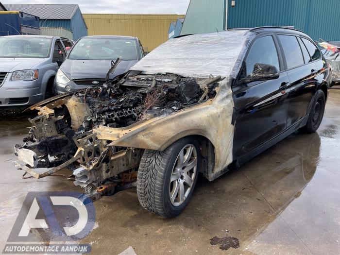 BMW 3 serie Touring 318d 2.0 16V Sloopvoertuig (2018, Zwart)