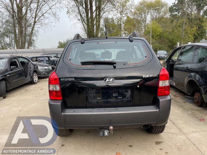 Hyundai Tucson 2.0 16V CVVT 4x2 Sloopvoertuig (2006, Zwart)