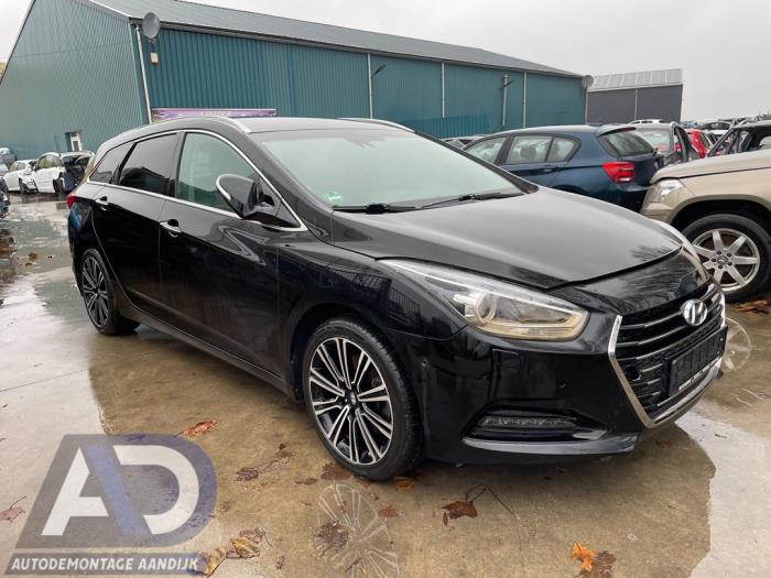 Hyundai i40 CW 1.7 CRDi 16V Sloopvoertuig (2016, Zwart)