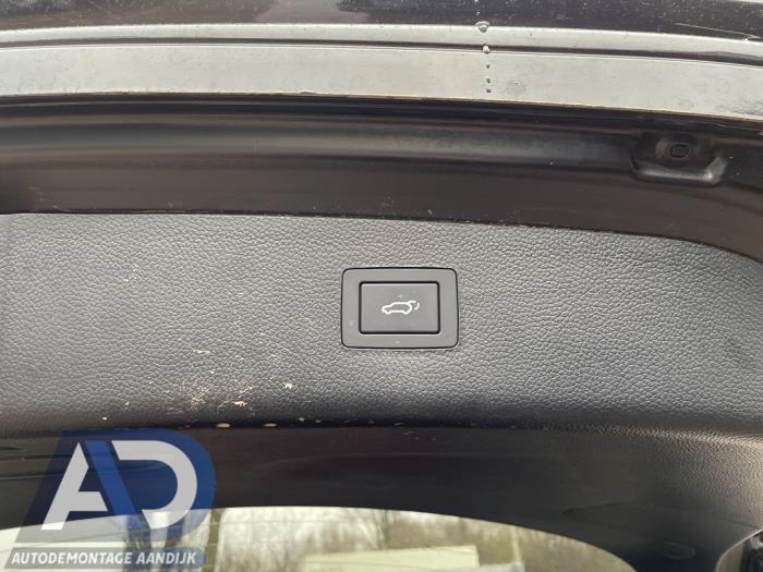 Hyundai i40 CW 1.7 CRDi 16V Sloopvoertuig (2016, Zwart)